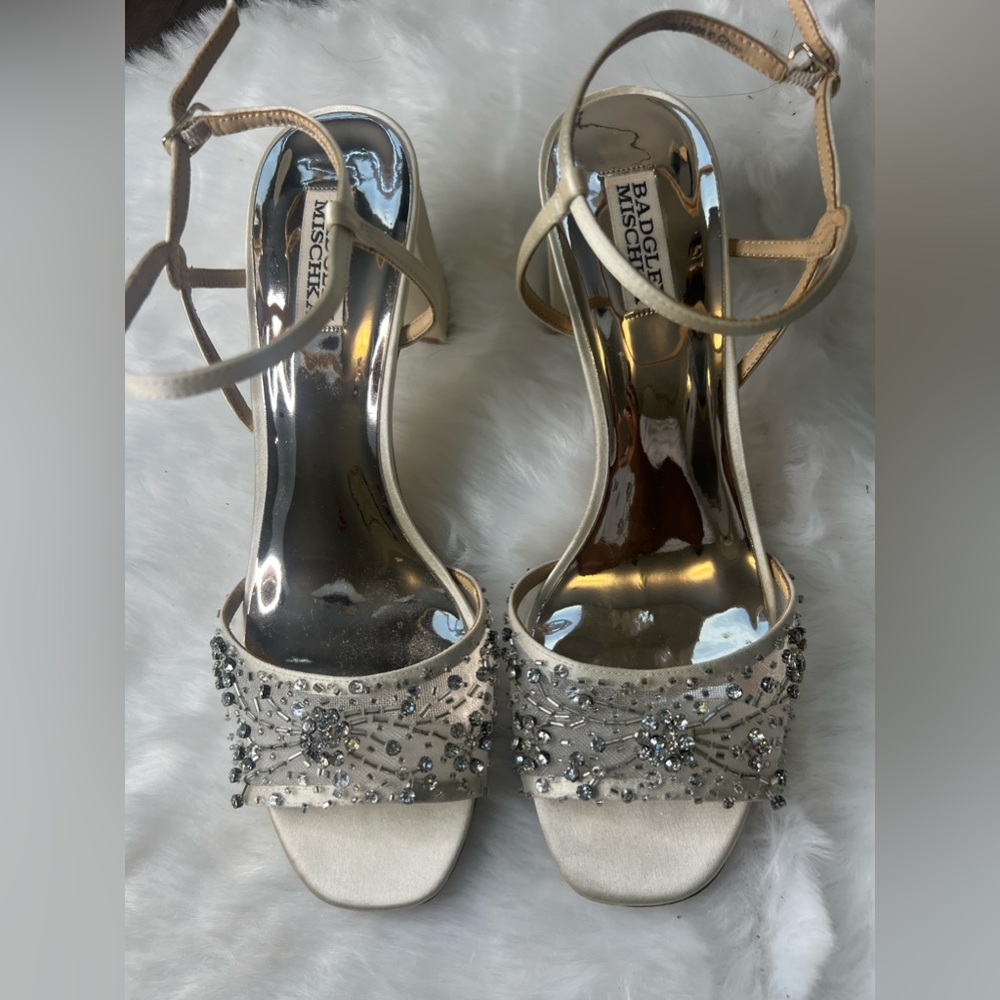 Badgley mischka block heel